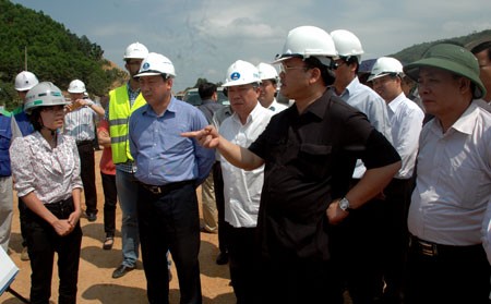 Deputy PM spurs on Noi Bai – Lao Cai Highway project - ảnh 1